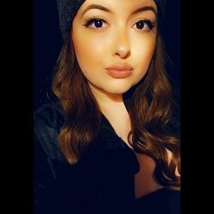 Meet your Posher, Ariana